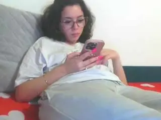 Prettyjulliette  live sex cam