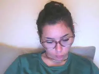 Prettyjulliette  live sex cam