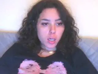 Prettyjulliette  live sex cam