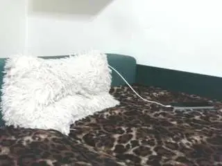 Prettyjulliette  live sex cam