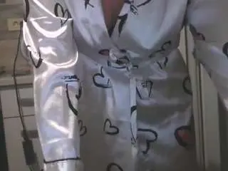 Prettyjulliette  live sex cam