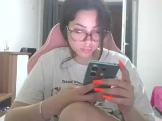 Prettyjulliette  live sex cam
