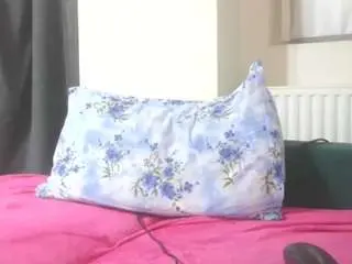 Prettyjulliette  live sex cam