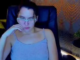 Liviasshy  live sex cam
