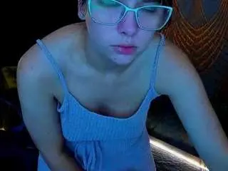 Liviasshy  live sex cam