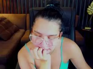Liviasshy  live sex cam