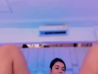 Roxanneshelby  live sex cam