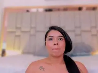 Roxanneshelby  live sex cam