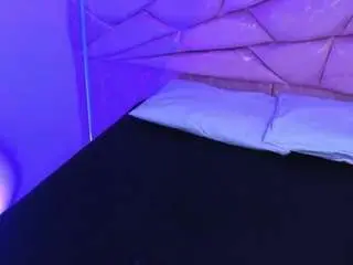 Yayis-betancur  live sex cam