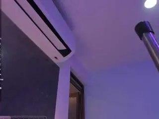 Honeyjenny  live sex cam