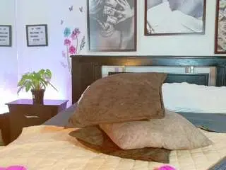 Loretahorny  live sex cam