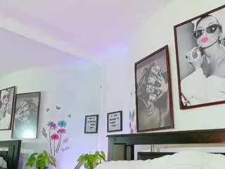 Loretahorny  live sex cam