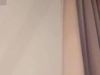 Melanie-hillz  live sex cam