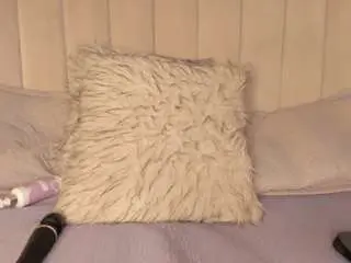 Melanie-hillz  live sex cam