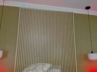 Melanie-hillz  live sex cam