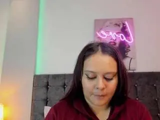 Nahia-baker  live sex cam