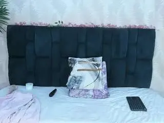 Arianadiosa  live sex cam