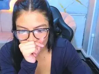 Chartlottee-b  live sex cam