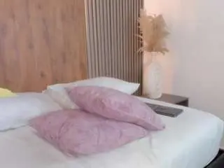 Carla-smellie  live sex cam