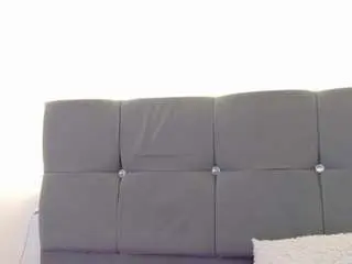 Mia-makleynn  live sex cam