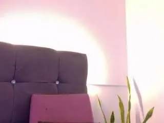 Mia-makleynn  live sex cam