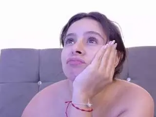 Mia-makleynn  live sex cam