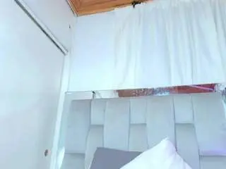 Naiax  live sex cam