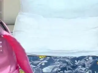 Curvybuffgirllll  live sex cam