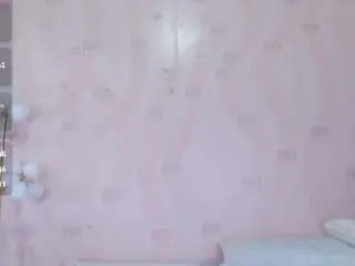 Curvybuffgirllll  live sex cam