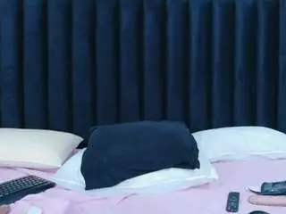 Curvybuffgirllll  live sex cam