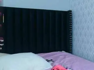 Curvybuffgirllll  live sex cam