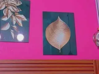 Curvybuffgirllll  live sex cam
