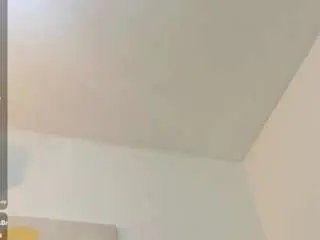 Curvybuffgirllll  live sex cam