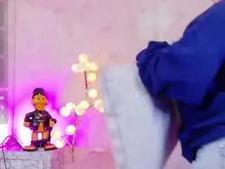 Curvybuffgirllll  live sex cam