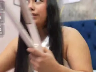 Curvybuffgirllll  live sex cam