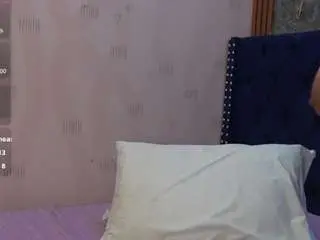 Curvybuffgirllll  live sex cam