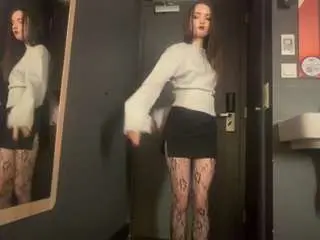 Zoniawoitowitz  live sex cam