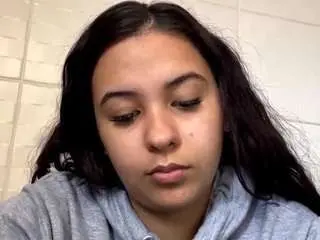 Yvettebiser  live sex cam