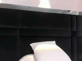 Carolinelee  live sex cam