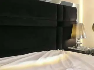 Carolinelee  live sex cam