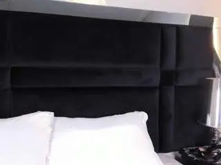 Carolinelee  live sex cam