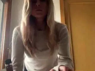 Faustinasymmonds  live sex cam