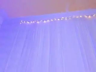 Moll1e  live sex cam