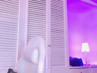 Adelnesbitt  live sex cam