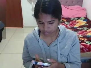 Kiara-williambk  live sex cam