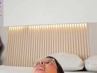 Melanie-bonelli  live sex cam