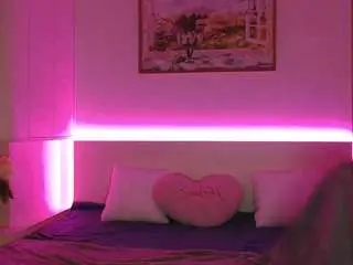 Ohmy-linda  live sex cam