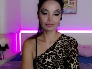 Ohmy-linda  live sex cam