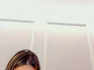 Sara-bonneth  live sex cam