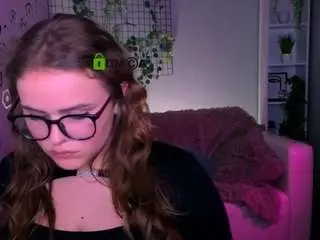 Ylia-fress  live sex cam